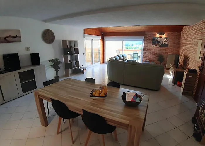 Superbe Appartement De 94M2 Avec Vue Sur Le Fort St Elme